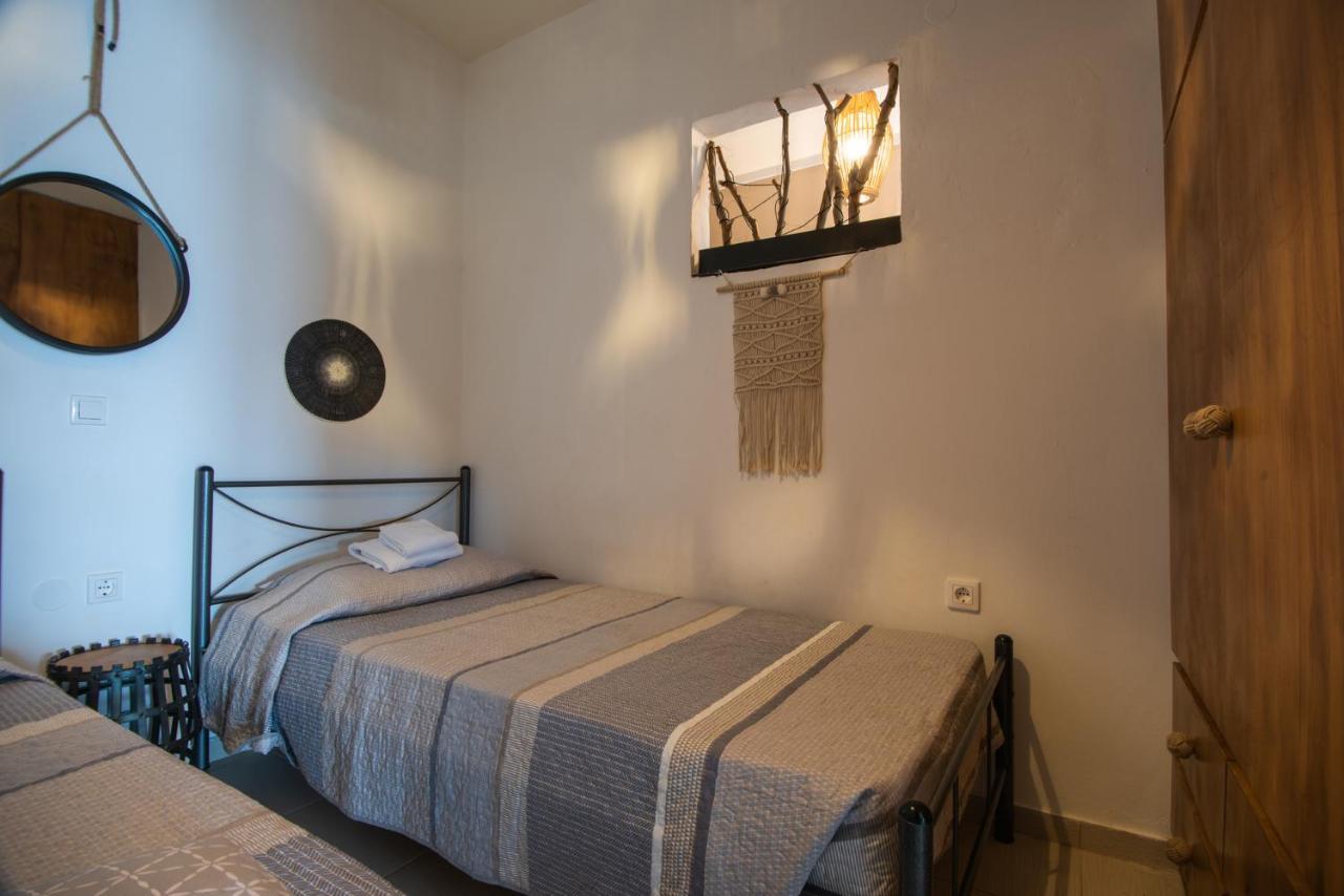 Chrisambelos Apartments อิสตรอน ภายนอก รูปภาพ